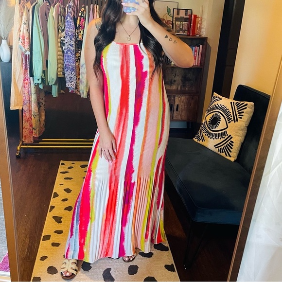 BB DAKOTA Colorful Pleated Sleeveless Maxi Dress - Picture 1 of 10